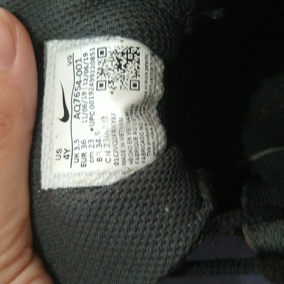 Nike Youth Alpha Menace Football/Baseball Cleats, size US YOUTH 4, Black/White - Picture 3 of 4